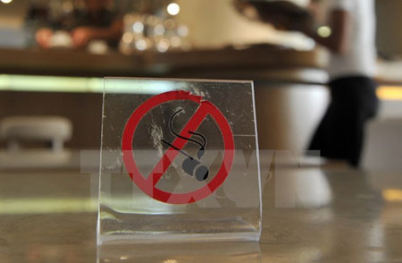 Biển báo cấm hút thuốc tại một nhà hàng.